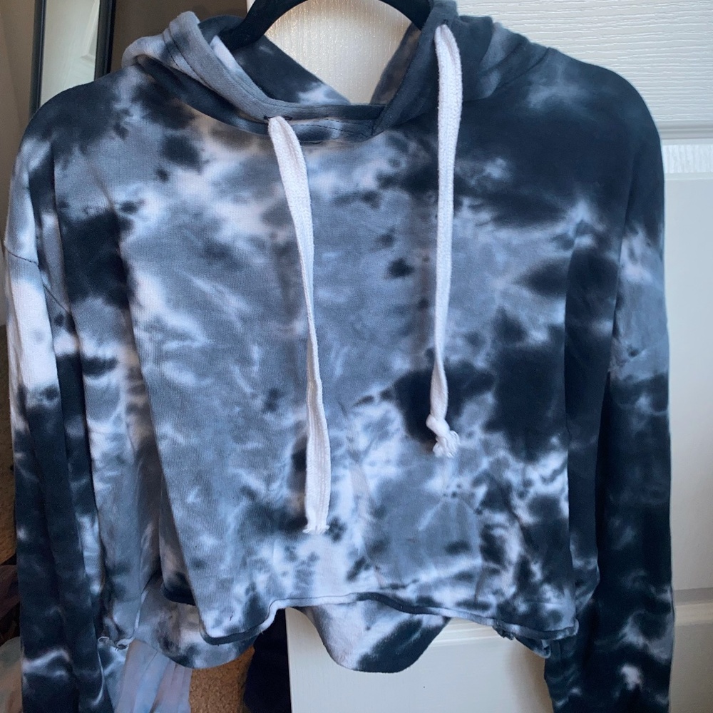 tie-dye cropped hoodie